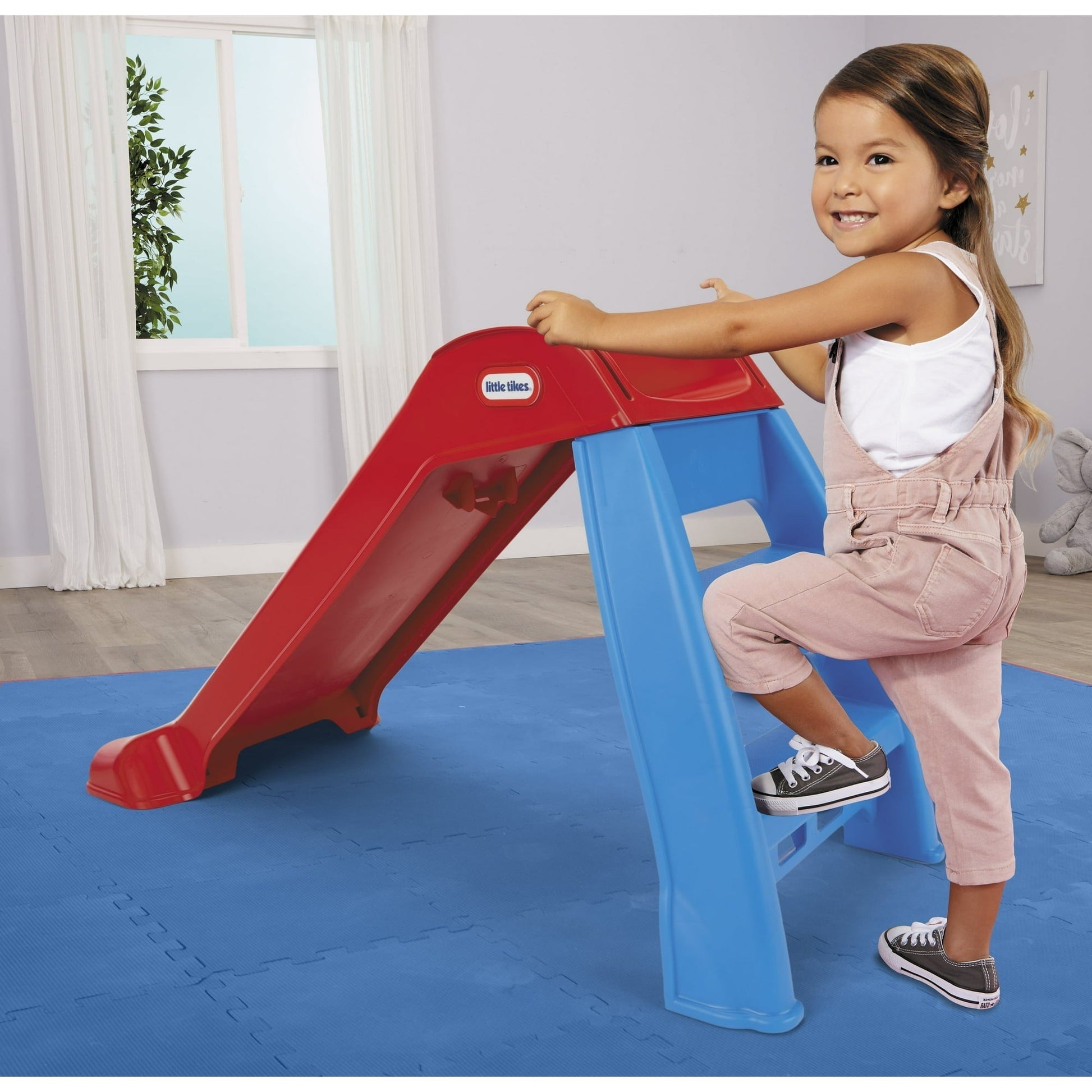 Little Tikes First Slide, Easy Set Up Playset, Indoor Outdoor Backyard, Easy to Store, Toy for Toddler, Kids, 18 Months