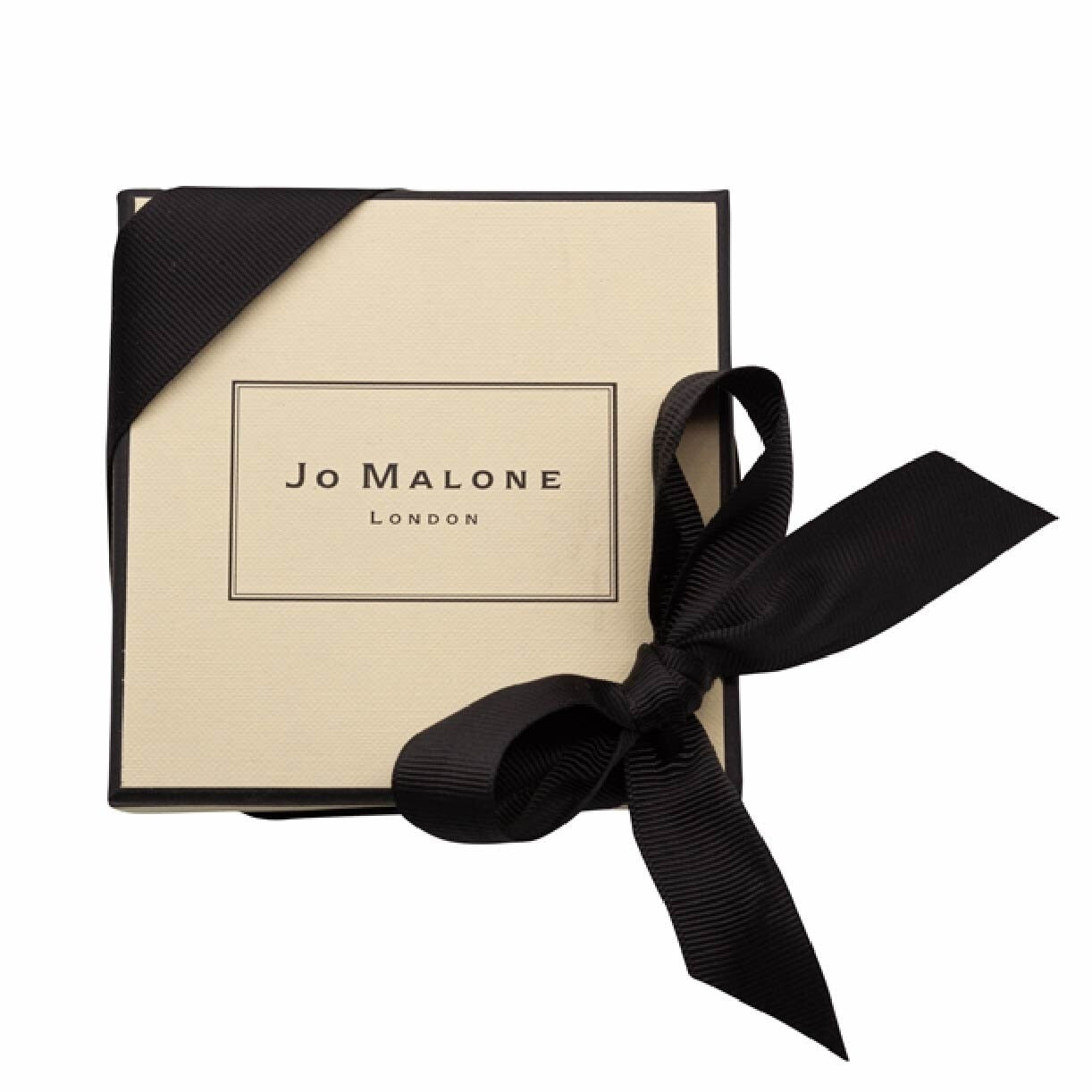 JO MALONE London Fragance Layering Collection Packset consists English Pear & Freesia Cologne Spray 30ml + Blackberry & Bay Body Cream 50ml + Wood Sage & Sea Salt Body Wash 100ml