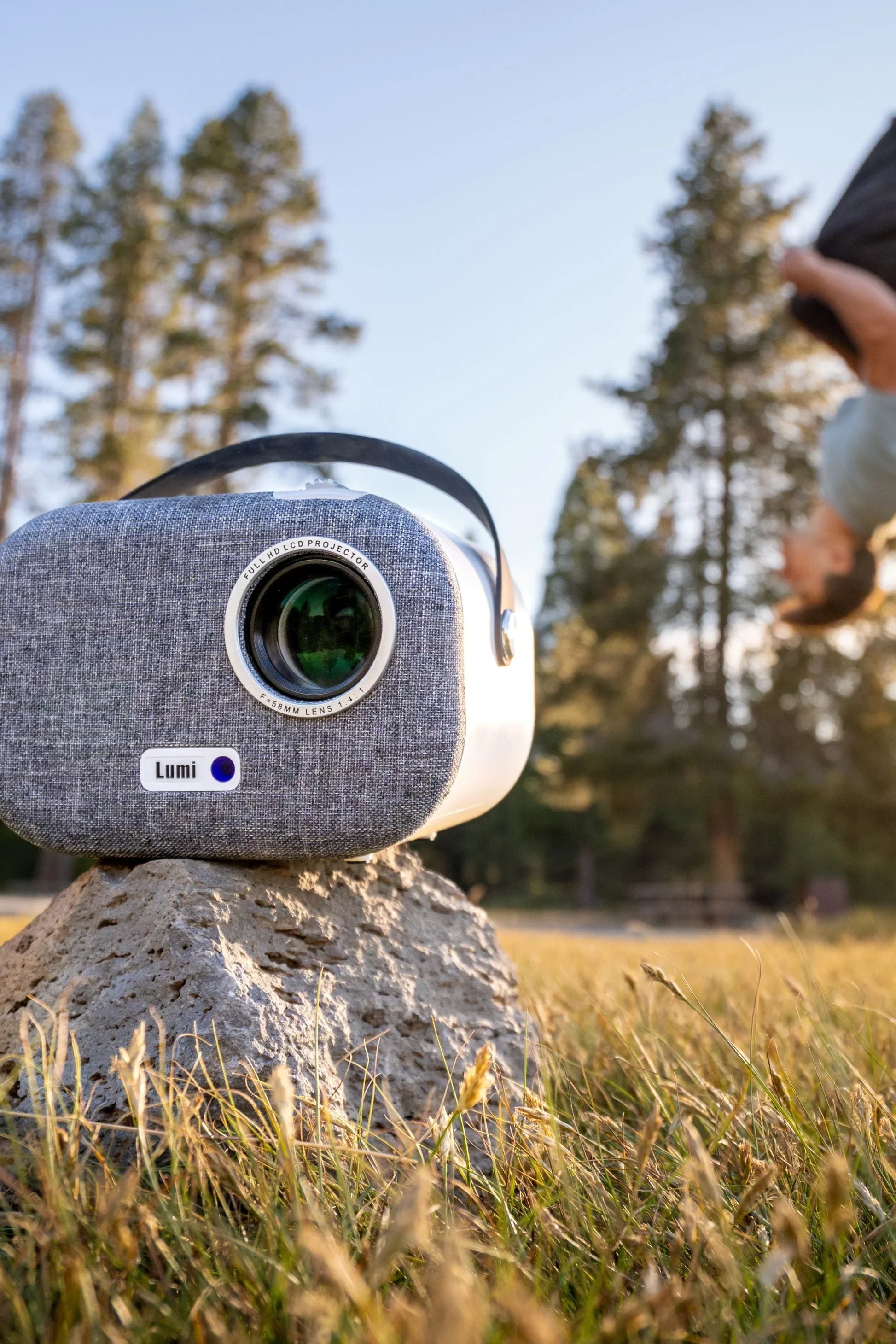 LUMI-1 Smart Projector